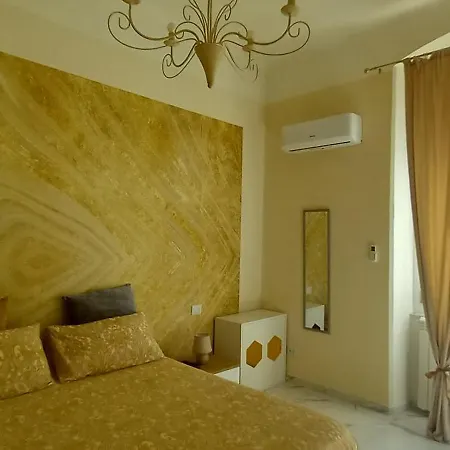 5 Terre Enter Apartment
